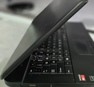 Photo - Laptop Toshiba 4GB AMD A6 HDD 750GB