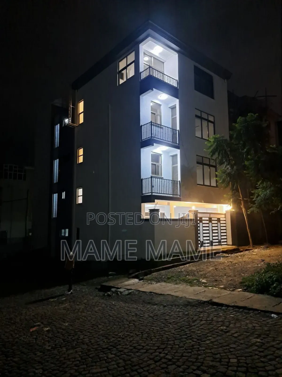 7bdrm House in Addis Abeba, Bole for sale
