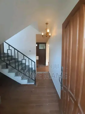 8bdrm House in Addis Abeba, Bole for sale