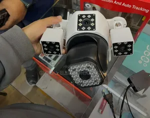 Photo - እጅግ ከፍተኛ የምስል ጥራት ያለው Indoor 10mp የሆነ ባለ 3 Lens PTZ Camera