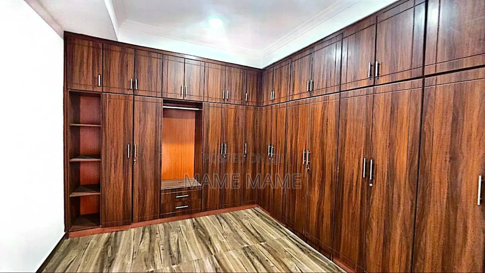 7bdrm House in Addis Abeba, Bole for sale