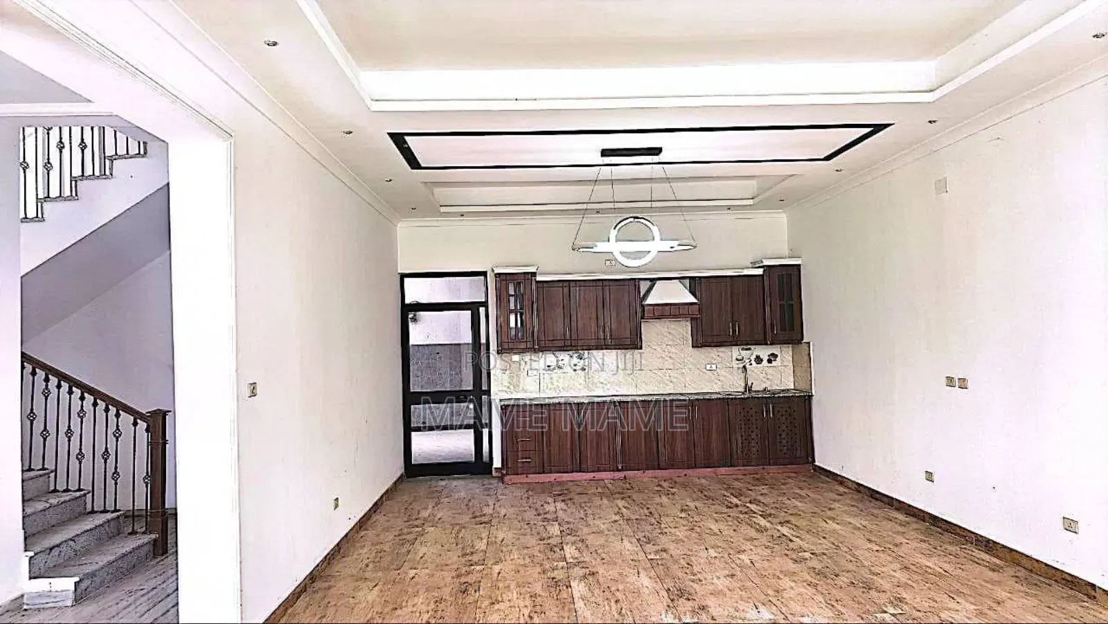 7bdrm House in Addis Abeba, Bole for sale