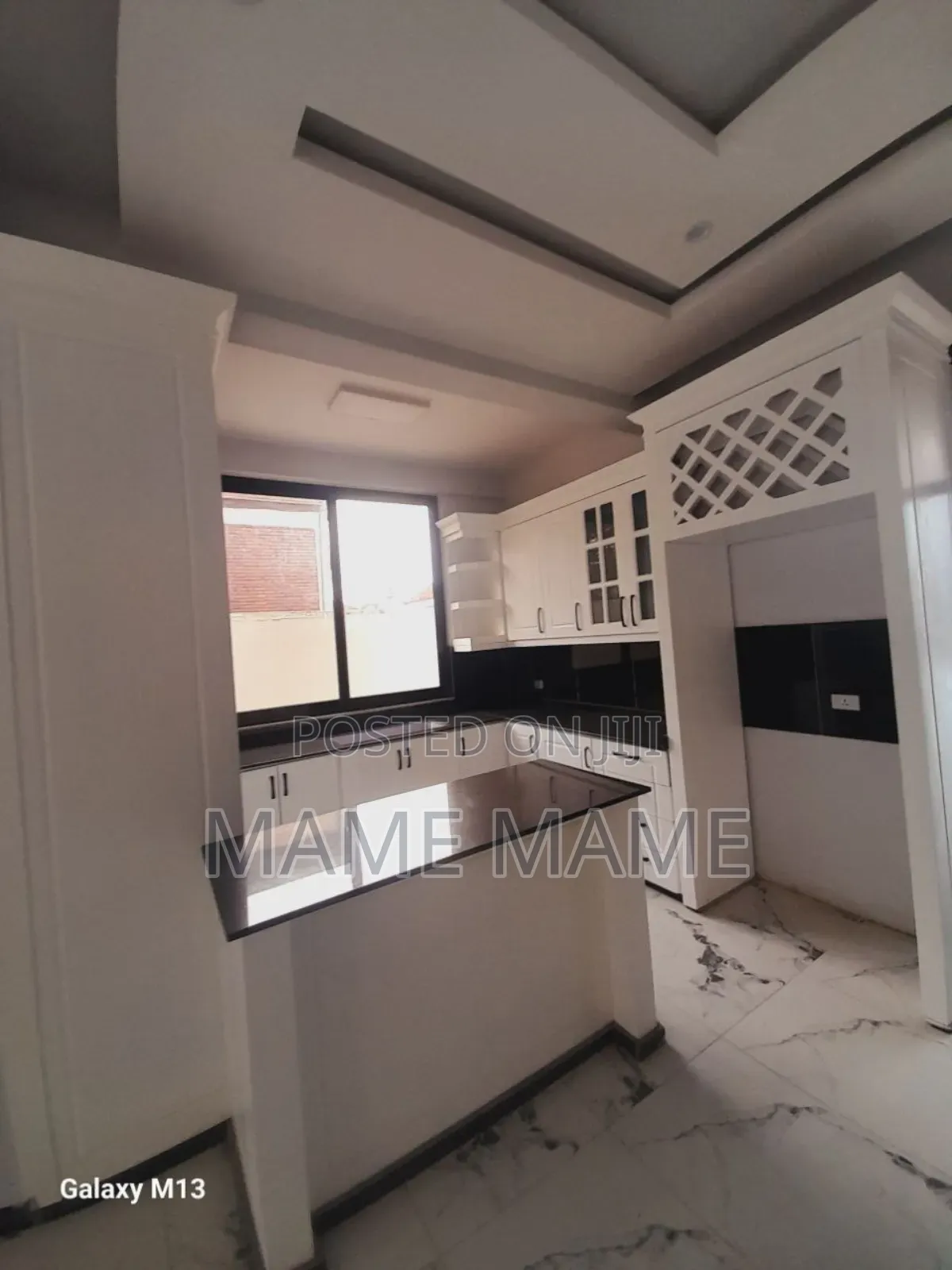 8bdrm House in Addis Abeba, Bole for sale