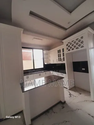 8bdrm House in Addis Abeba, Bole for sale