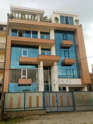 8bdrm House in Addis Abeba, Bole for sale