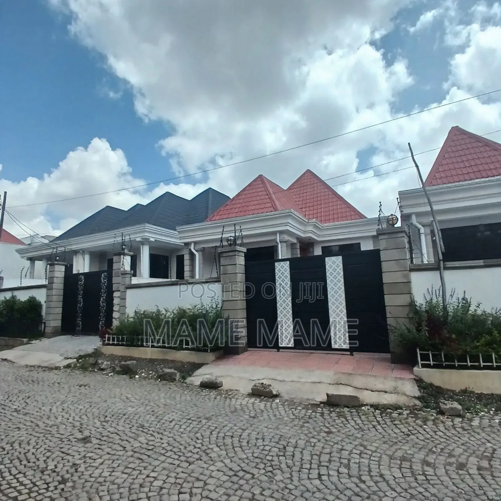 5bdrm Villa in Addis Abeba, Bole for sale