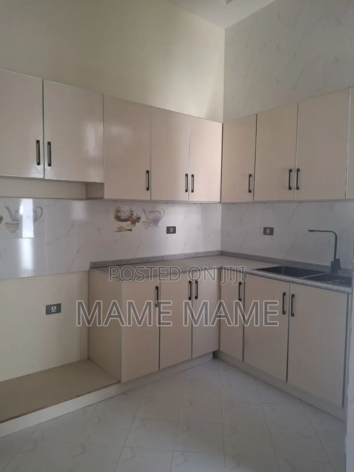 5bdrm House in Addis Abeba, Bole for sale