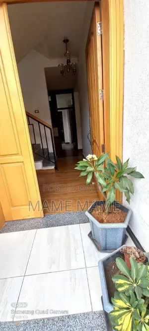 5bdrm House in Addis Abeba, Bole for sale