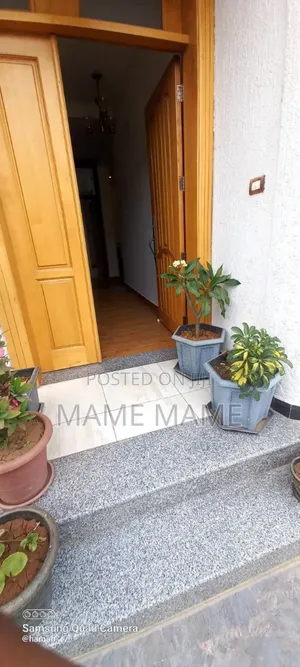 5bdrm House in Addis Abeba, Bole for sale
