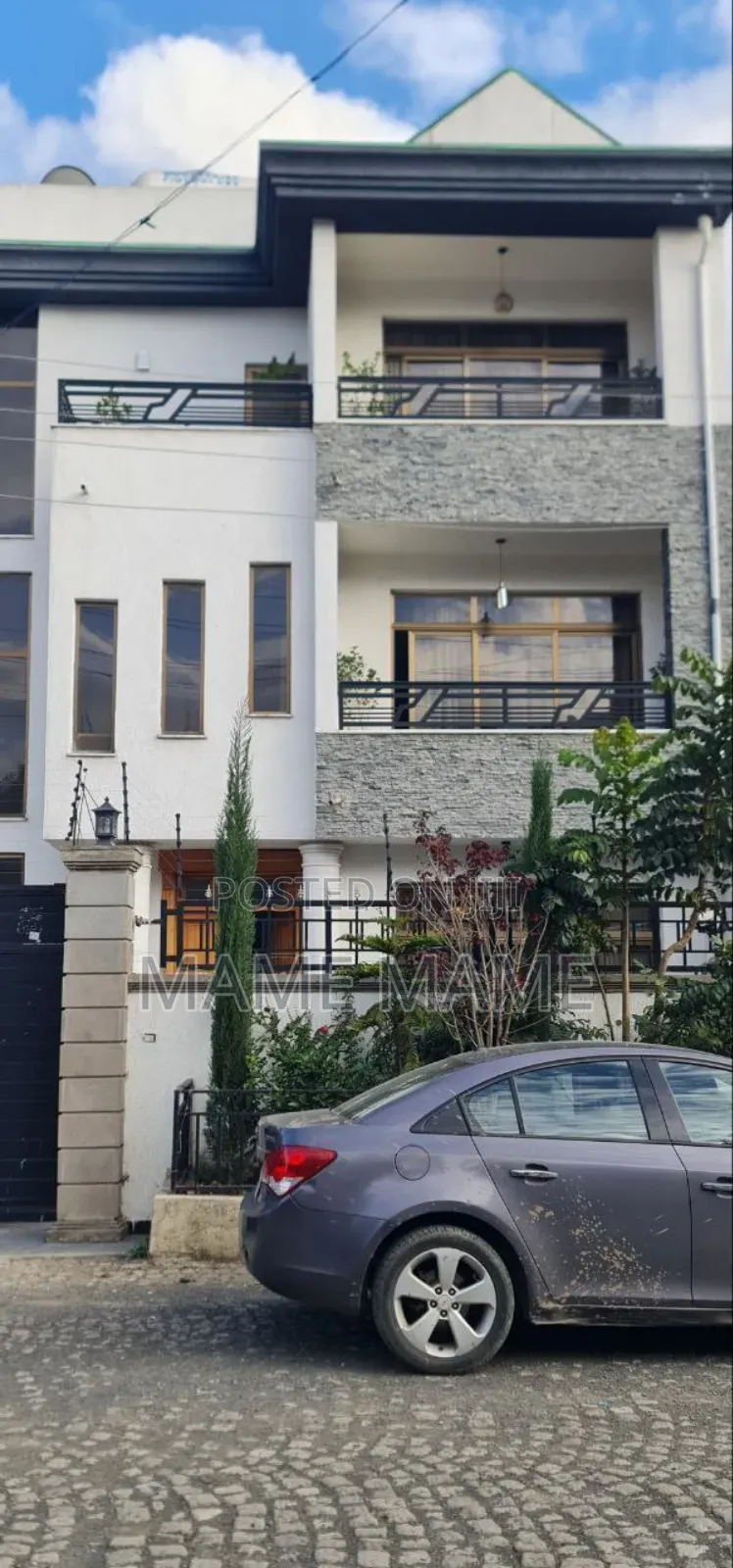 5bdrm House in Addis Abeba, Bole for sale
