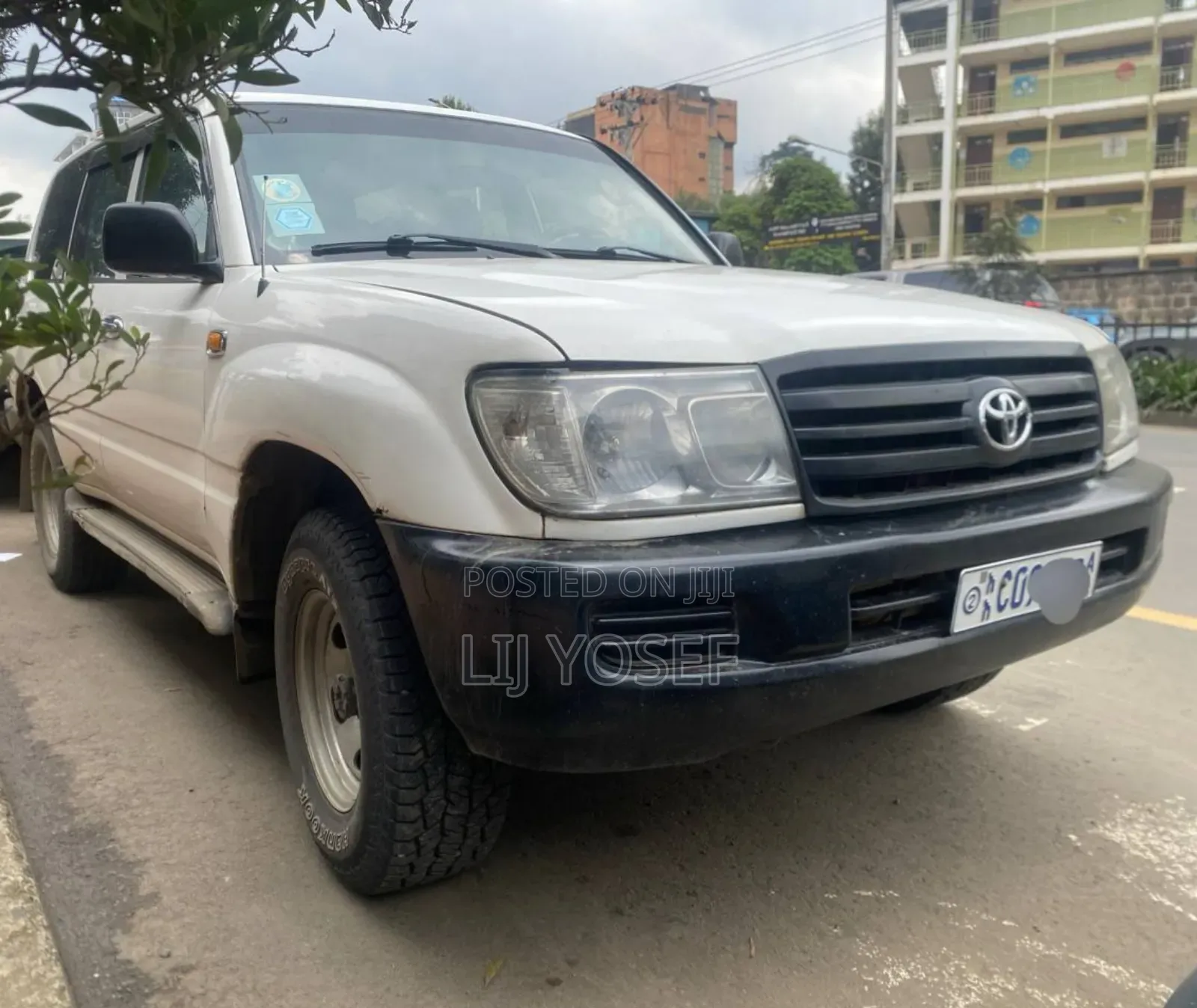 Toyota Land Cruiser 2004 White