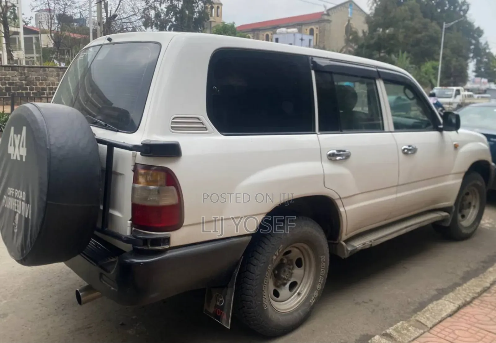 Toyota Land Cruiser 2004 White