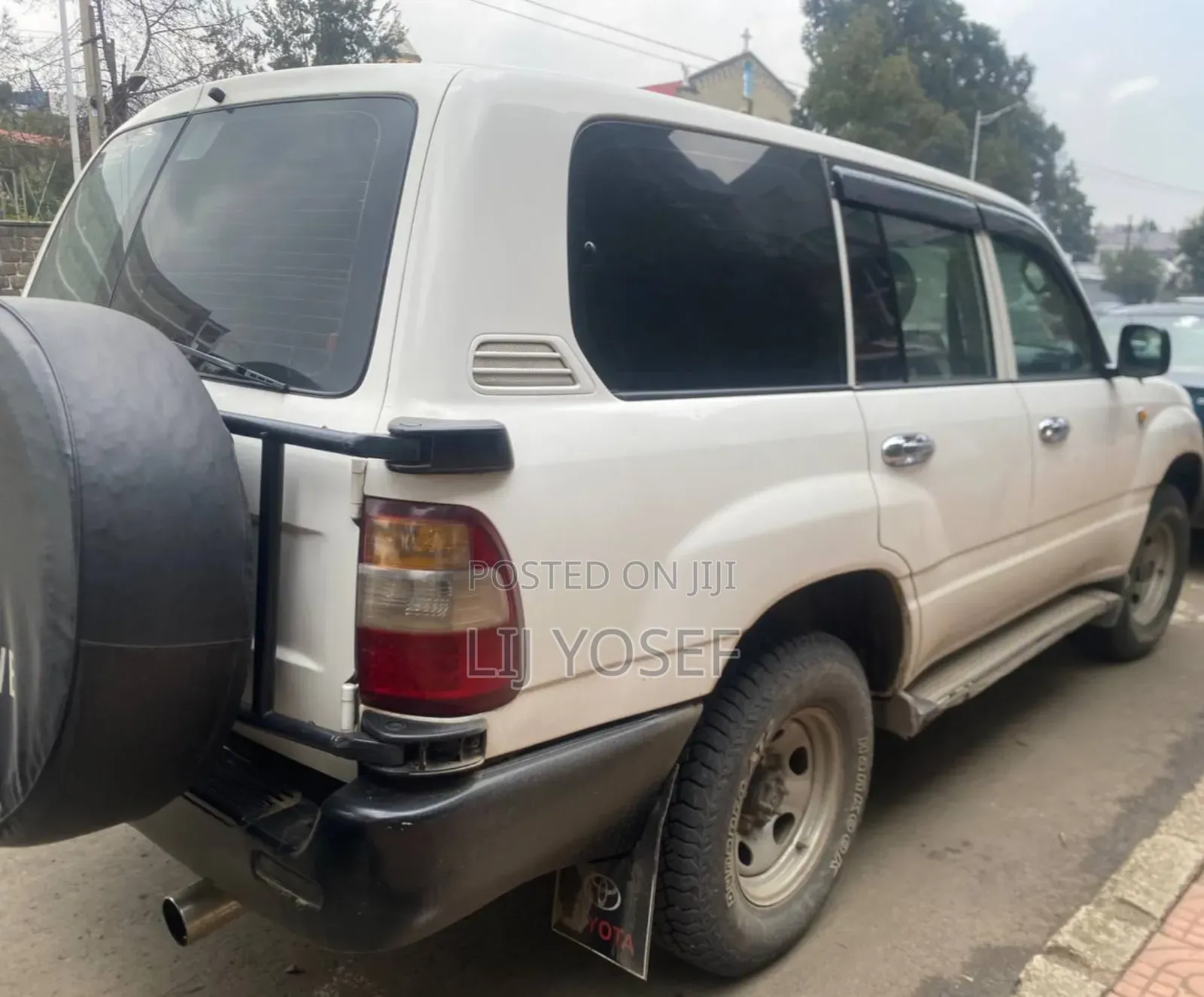 Toyota Land Cruiser 2004 White