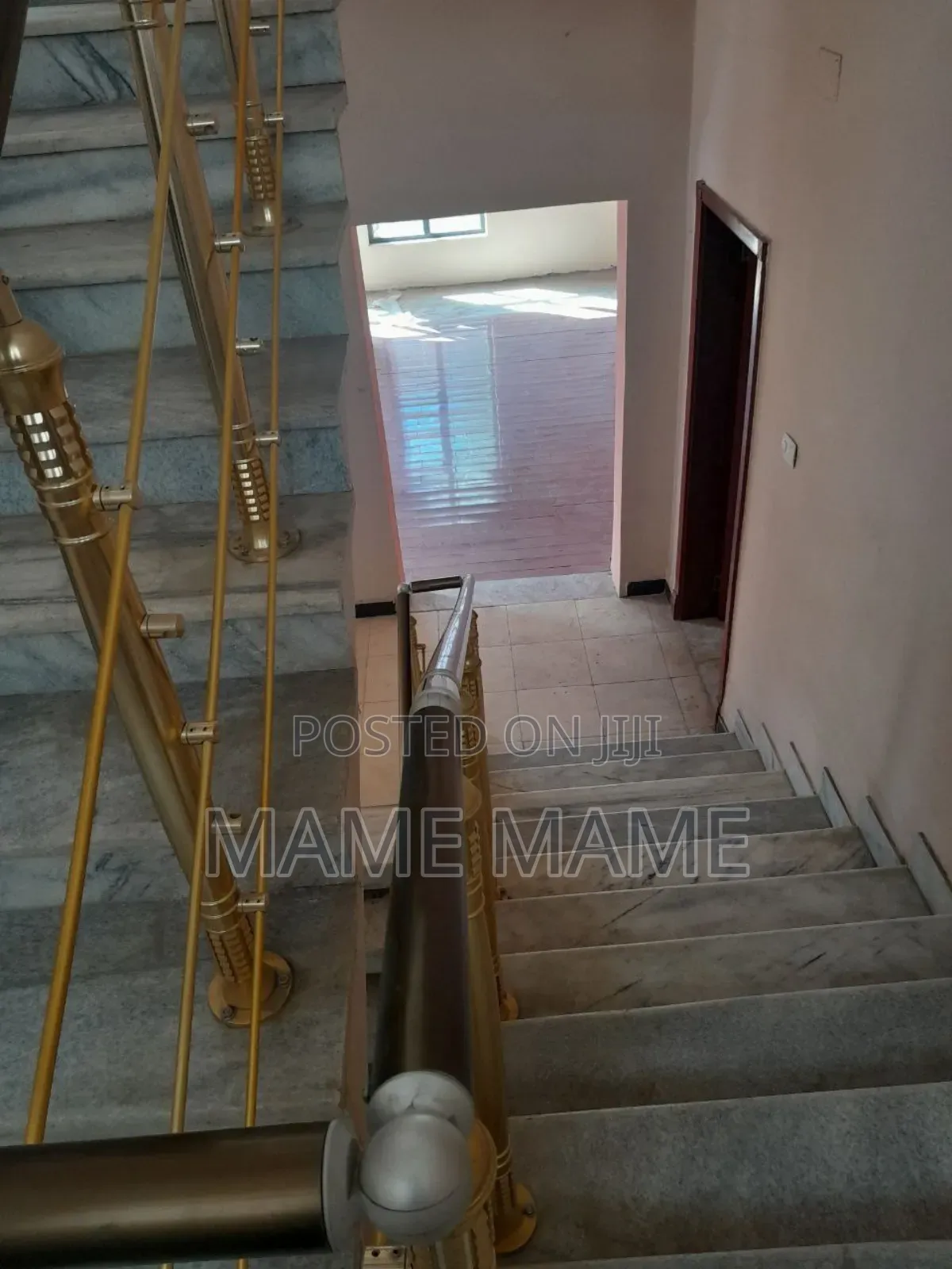 8bdrm House in Addis Abeba, Bole for sale