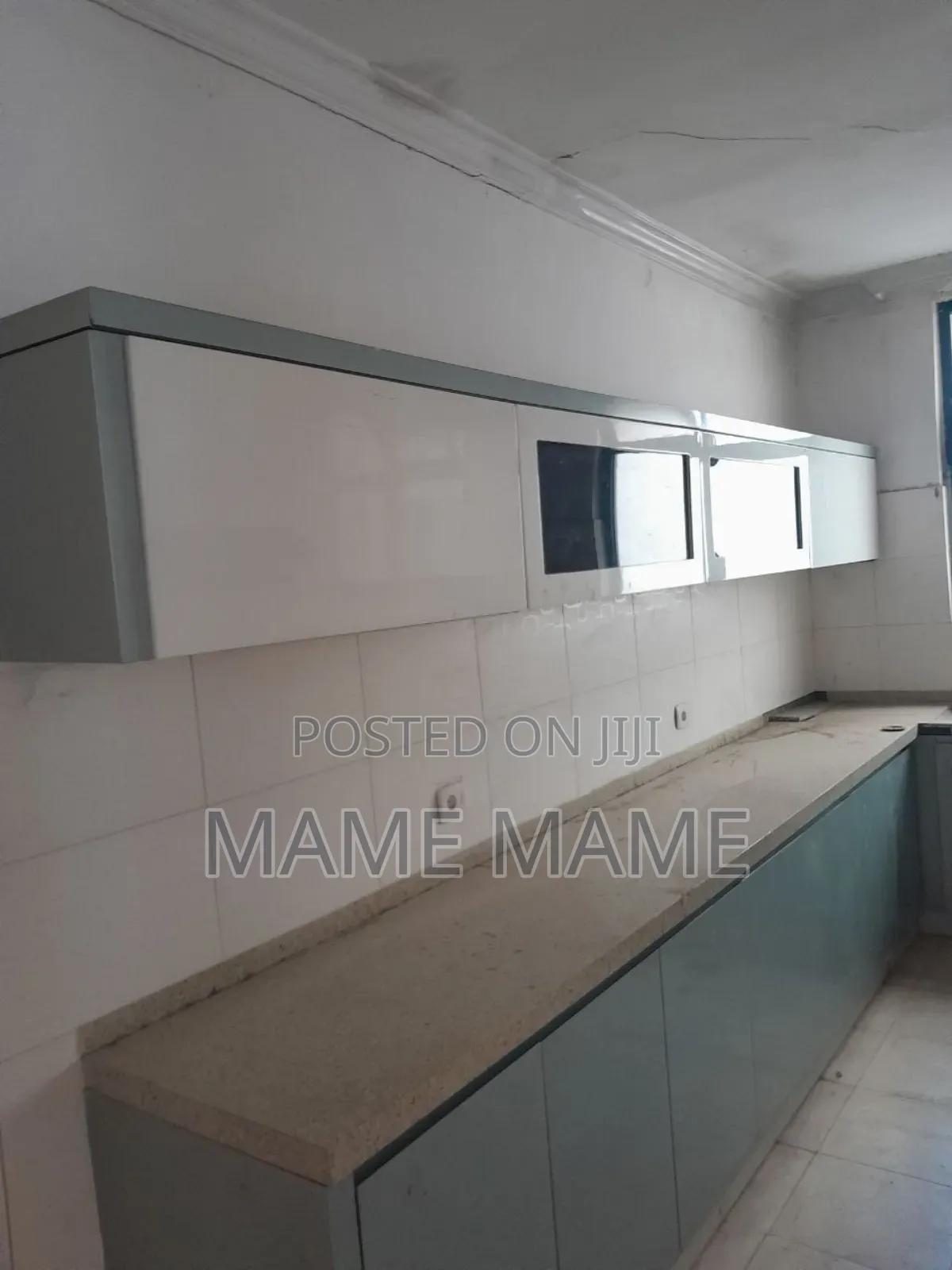 8bdrm House in Addis Abeba, Bole for sale