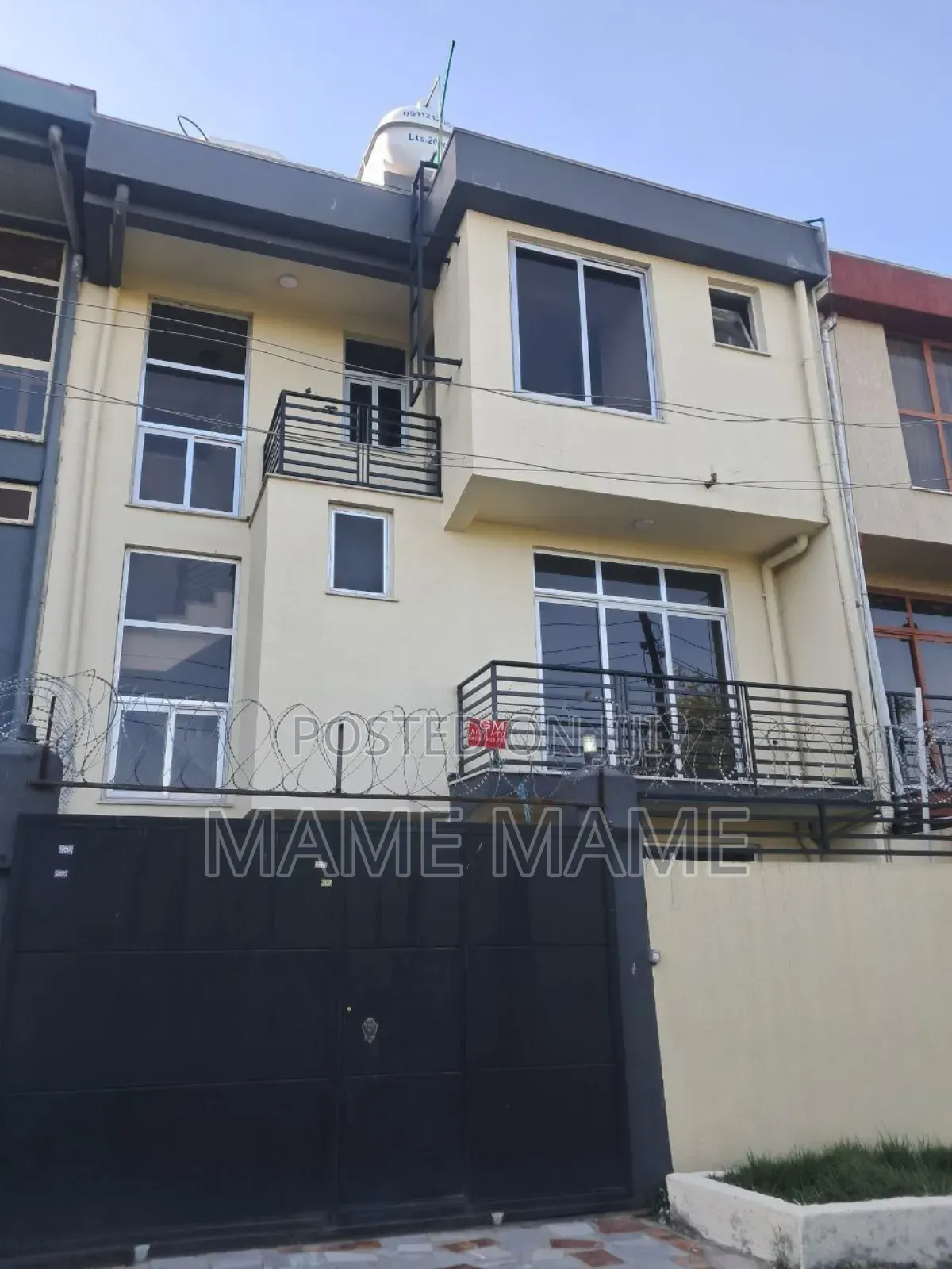5bdrm House in Addis Abeba, Bole for sale