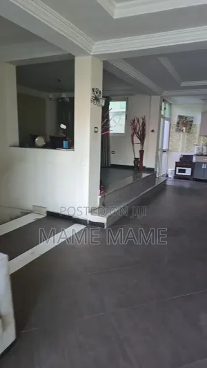 8bdrm House in Addis Abeba, Bole for sale