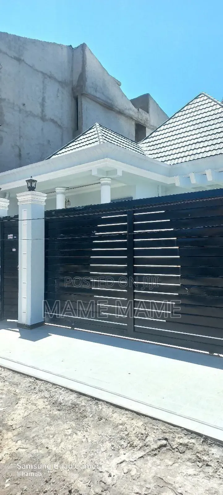 5bdrm Villa in Addis Abeba, Bole for sale
