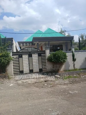 5bdrm Villa in Addis Abeba, Bole for sale