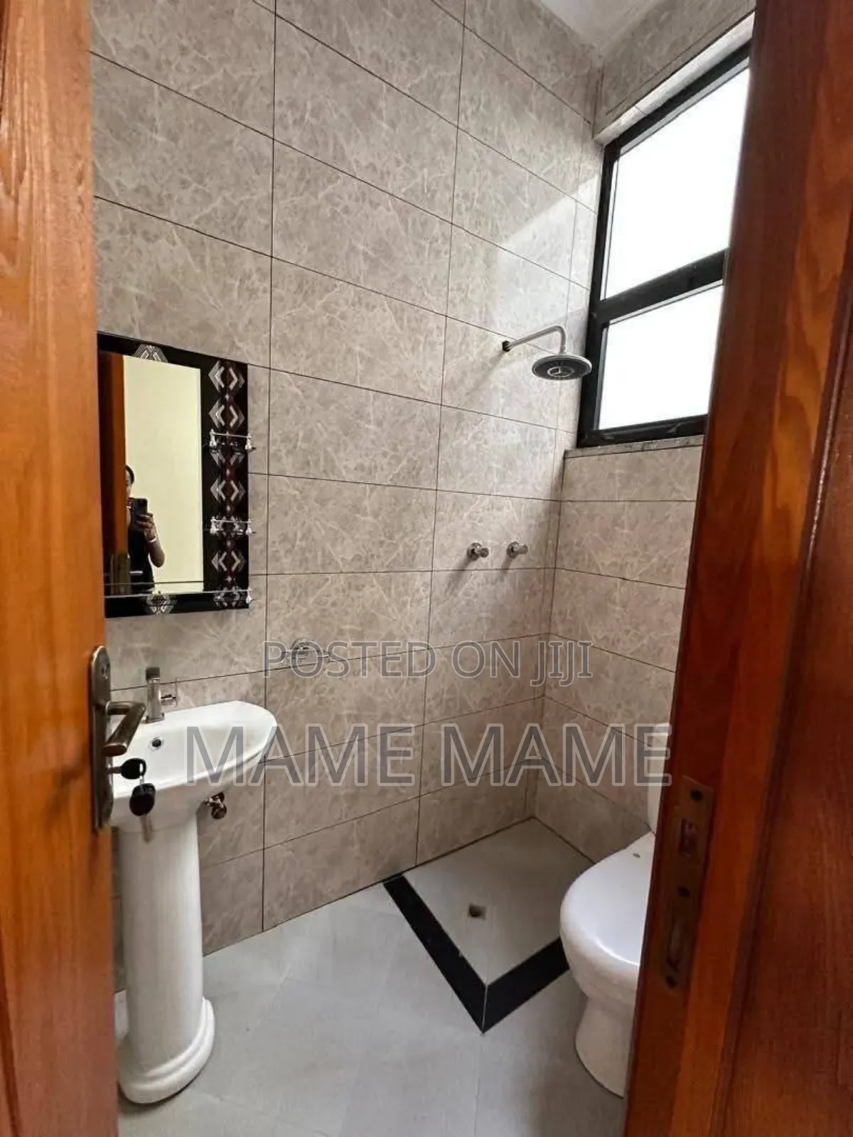 5bdrm Villa in Addis Abeba, Bole for sale