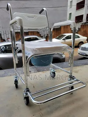 Photo - Flexibility Multifunctionality Toilet Chair统徒commode/Shower