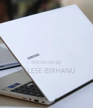 New Laptop Samsung Galaxy Book4 Pro 8GB Intel Core I5 SSD 256GB