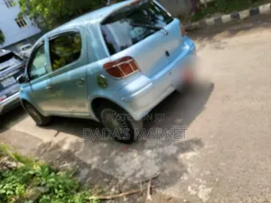 Photo - Toyota Vitz 2004 Blue