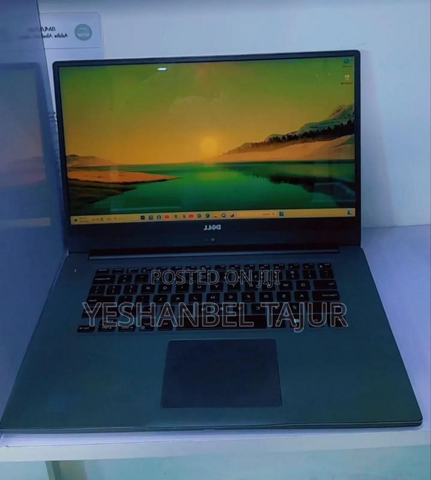 New Laptop Dell Inspiron 15 8GB Intel Core I5 HDD+SSD 1T