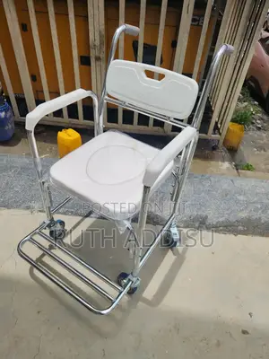 Photo - Four Wheel Commode Wheelchair懲處commode Wheelchair Commode