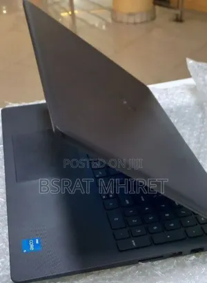 Photo - New Laptop Dell Vostro 3520 8GB Intel Core I5 SSD 1T