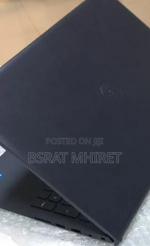 New Laptop Dell Vostro 3520 8GB Intel Core I5 SSD 1T