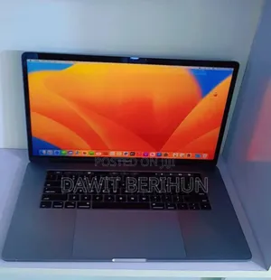 Photo - New Laptop Apple MacBook Pro 2017 16GB Intel Core I7 SSD 512GB