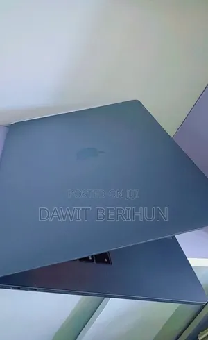 New Laptop Apple MacBook Pro 2017 16GB Intel Core I7 SSD 512GB