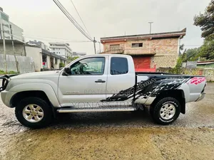 Toyota Tacoma 2009 White