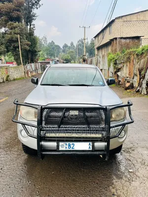 Photo - Toyota Tacoma 2009 White