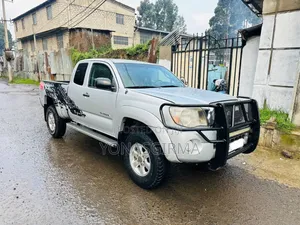 Toyota Tacoma 2009 White