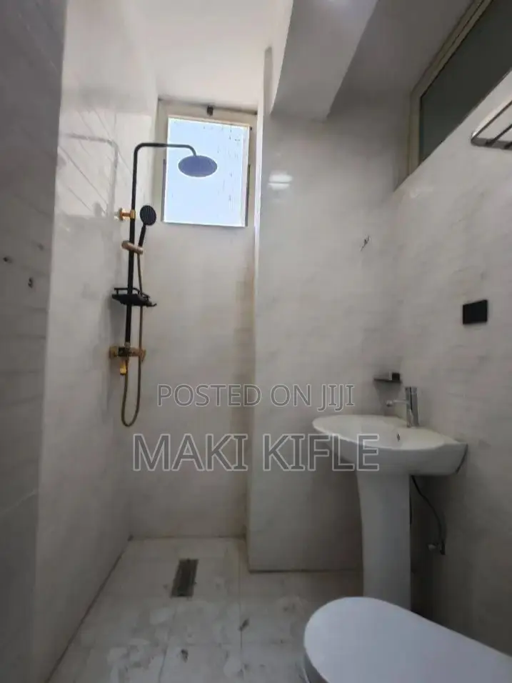Furnished 2bdrm Condo in ኮንዶሚኒየም, Bole for sale