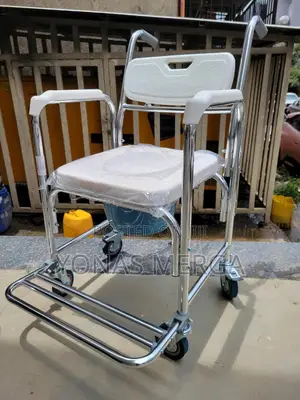 Photo - Toilet Chair膨牌optional Removable Bucket毐號pottt/Shower Chair