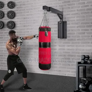 Photo - በቦቅሰኞች ተመራች Reebook ብራንድ