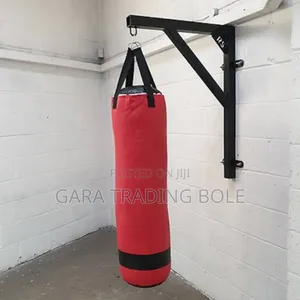 በቦቅሰኞች ተመራች Reebook ብራንድ