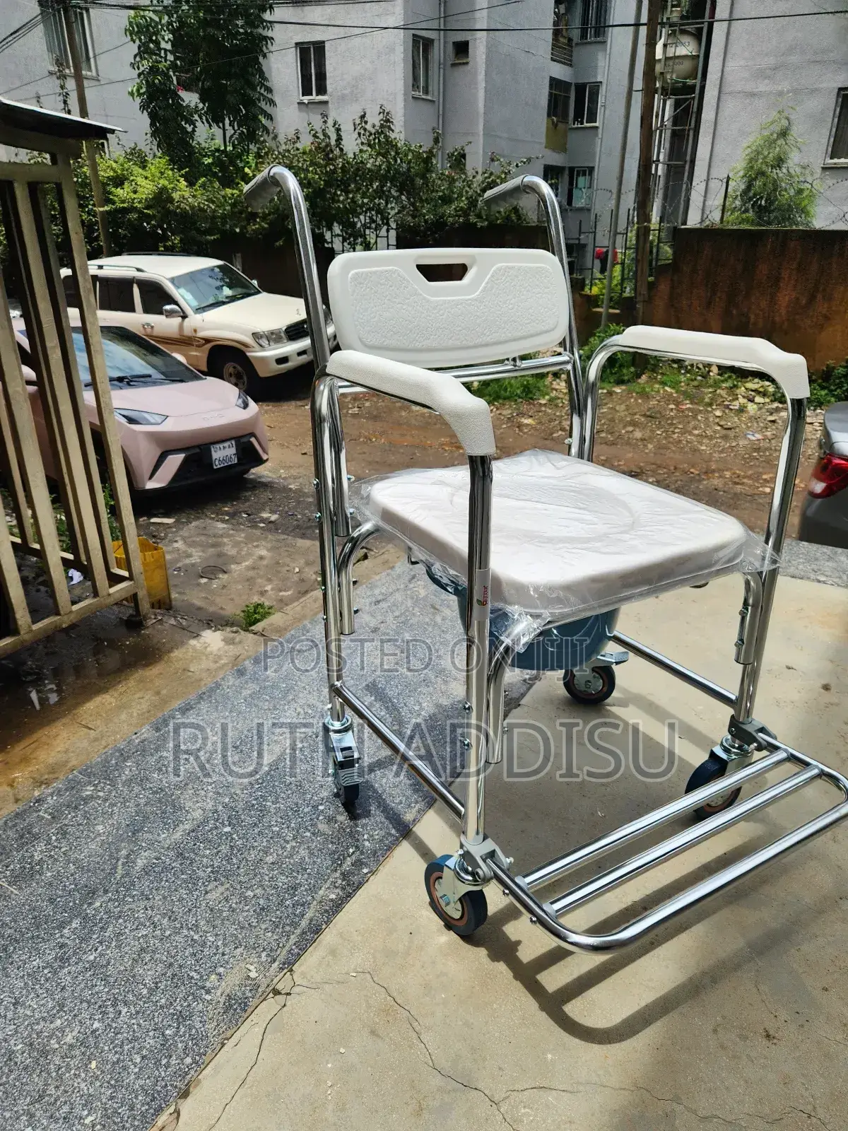 Comfortable Commode Wheelchair段及four Wheel Commode Whelchair
