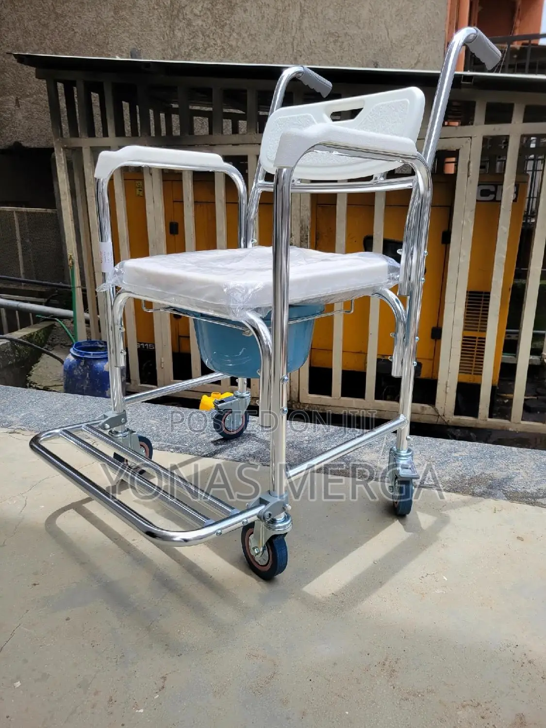 Toilet Chair鑫炸(4wheels Brakes)氨0commode Padded Backrest Seat