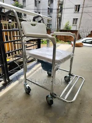 Wheelchair段的commode Wheelchair忝不wheelchair Commode Medical