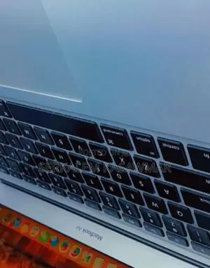 New Laptop Apple MacBook Air 2013 4GB Intel Core i5 SSD 128GB