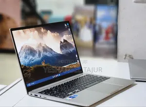 New Laptop Samsung 8GB Intel Core I5 SSD 256GB