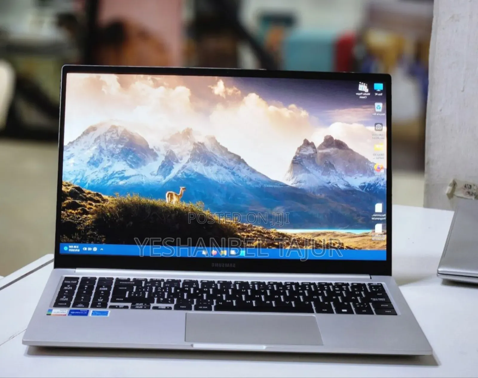 New Laptop Samsung 8GB Intel Core I5 SSD 256GB