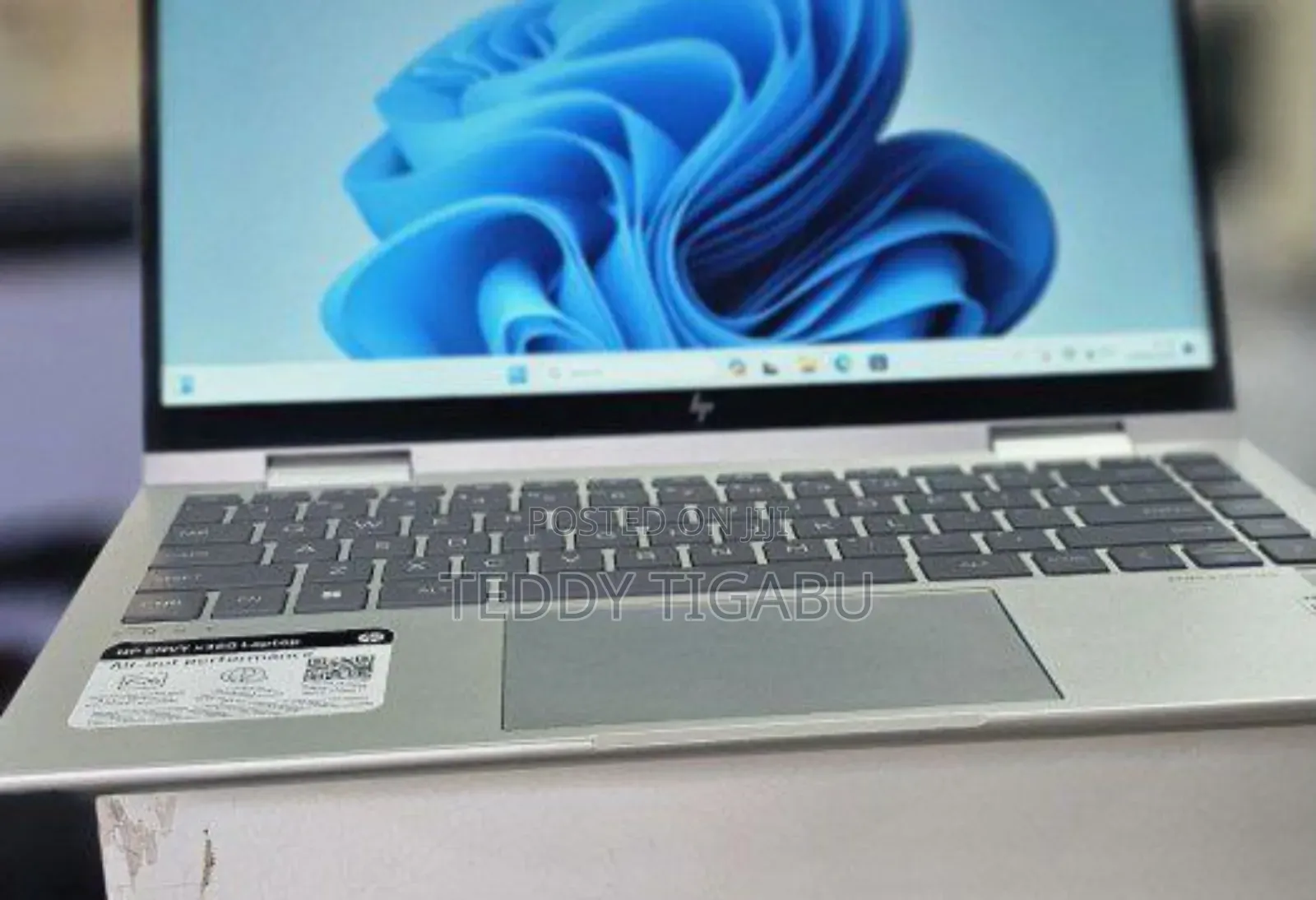 New Laptop HP Envy X360 8GB Intel Core I5 SSD 512GB