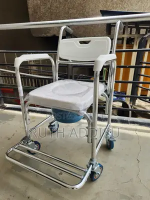 Commode Wheelchair它以commode Wheelchair靈感commode Wheelchair