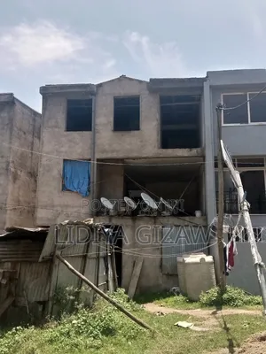 Photo - 4bdrm House in Akaky Kaliti for sale