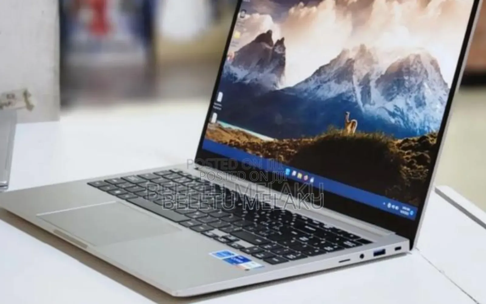 New Laptop Samsung Galaxy Book 2 8GB Intel Core i5 SSD 256GB